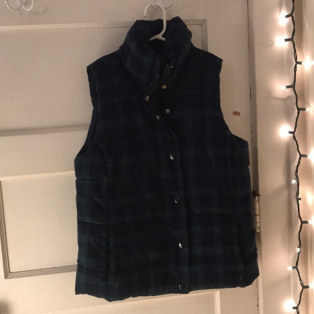 Plaid puffed vest.